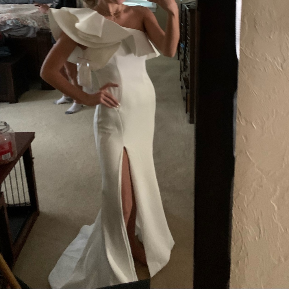 Prom / pageant dress / wedding one should ruffled - Picture 3 of 3